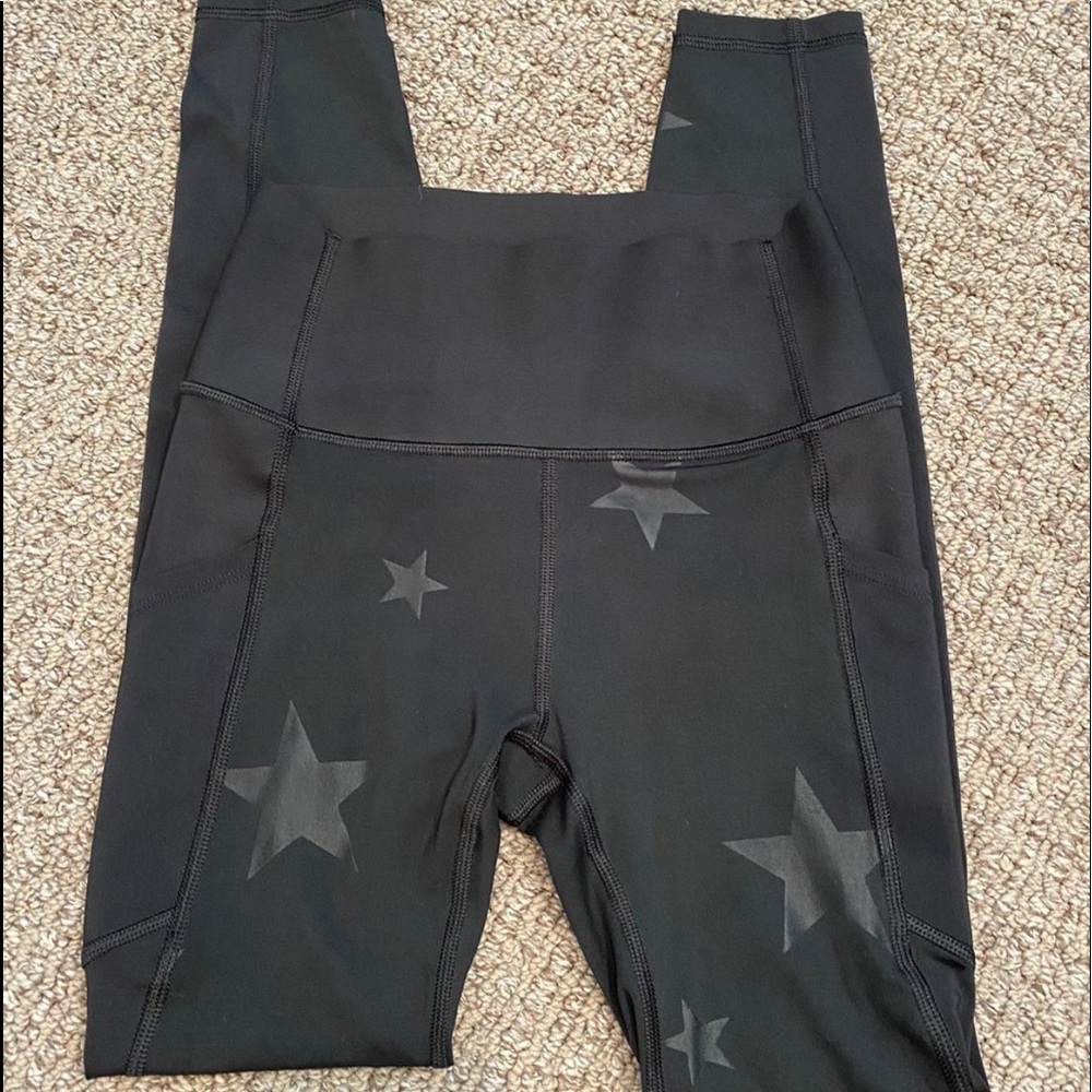 GAP fit star leggings with side pockets!